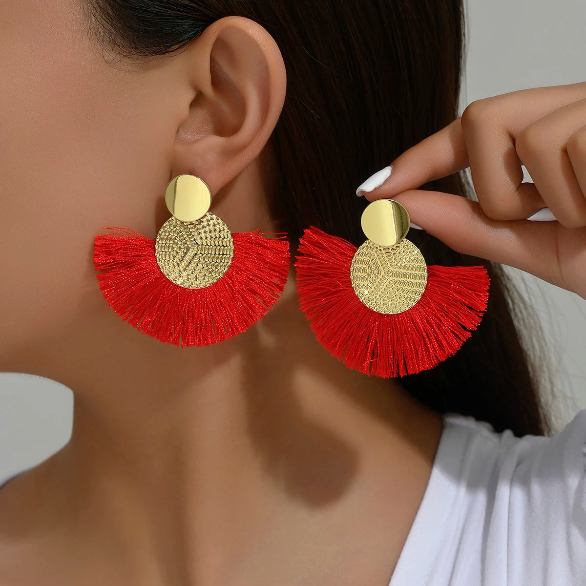 Boucles d’oreilles Majestic Bohème – Pompons Blancs