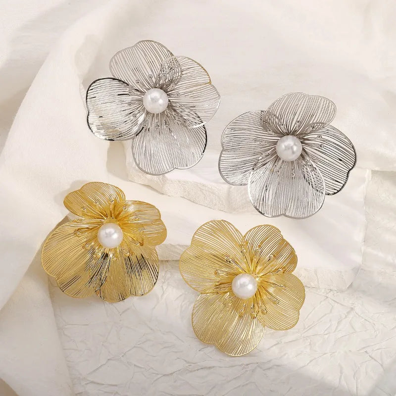 Gold Color Big Petal Hollow Flower withe Pearl Earrings for Women Exaggerated Trend Metal Irregular Earrings Ladies Jewelry