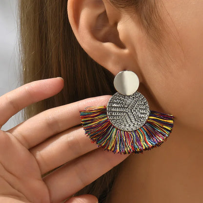 Boucles d’oreilles Majestic Bohème – Pompons Blancs