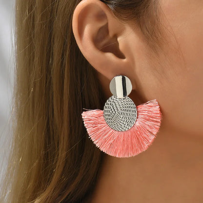 Boucles d’oreilles Majestic Bohème – Pompons Blancs