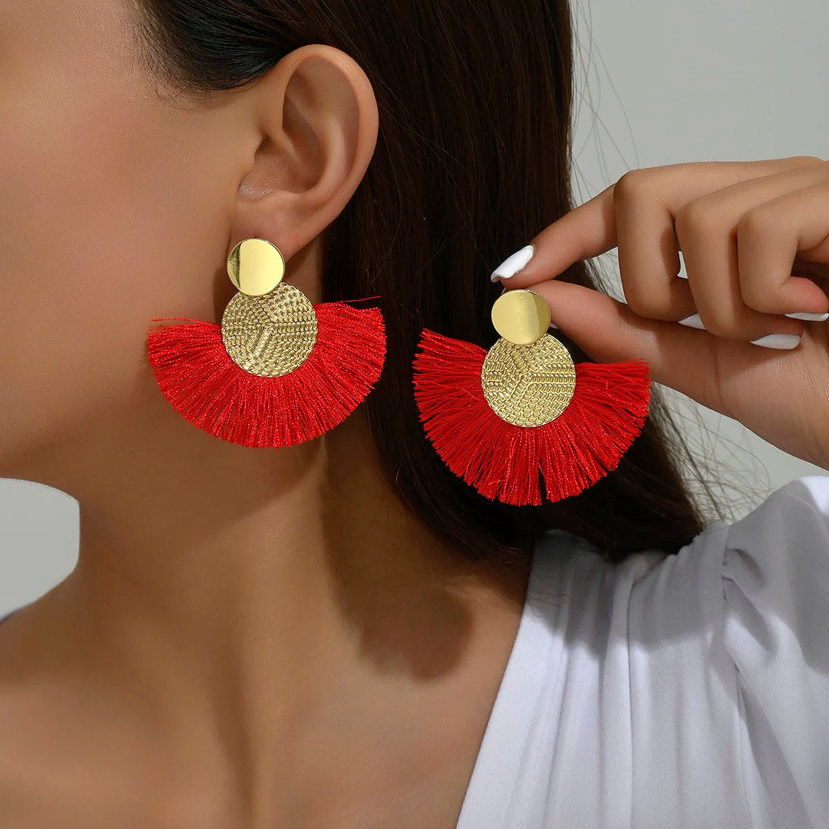 Boucles d’oreilles Majestic Bohème – Pompons Blancs